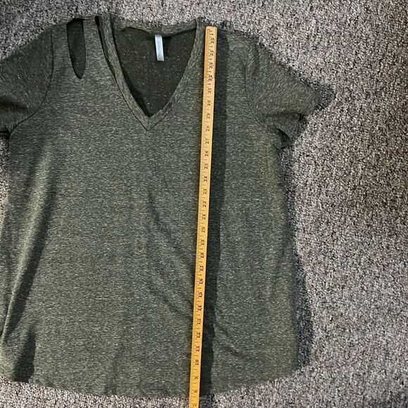 Olive green v-neck cut out shoulder T-shirt Large - Picture 2 of 4